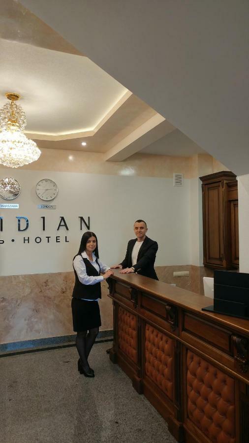 Hotel Meridian Brody Buitenkant foto