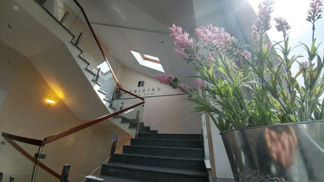 Hotel Meridian Brody Buitenkant foto