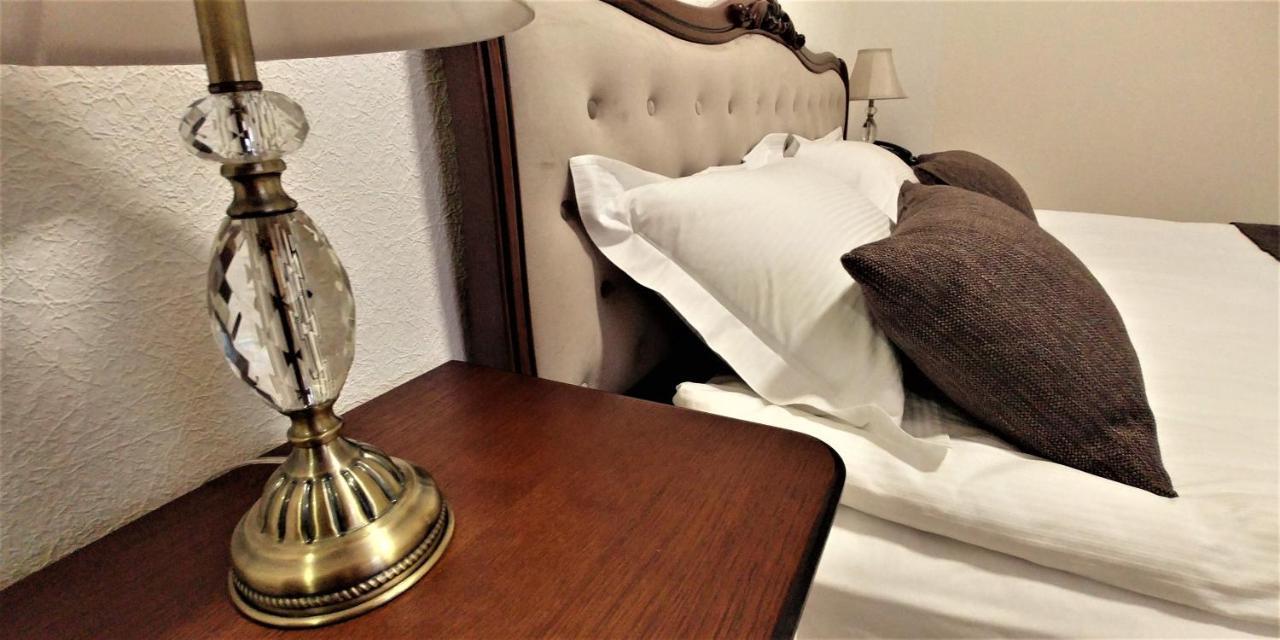 Hotel Meridian Brody Buitenkant foto